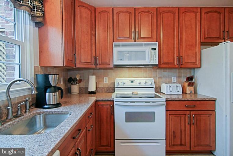 8006 Sleepy View Lane Springfield, VA 22153 - Photo 8 of 21 Kitchen #3
