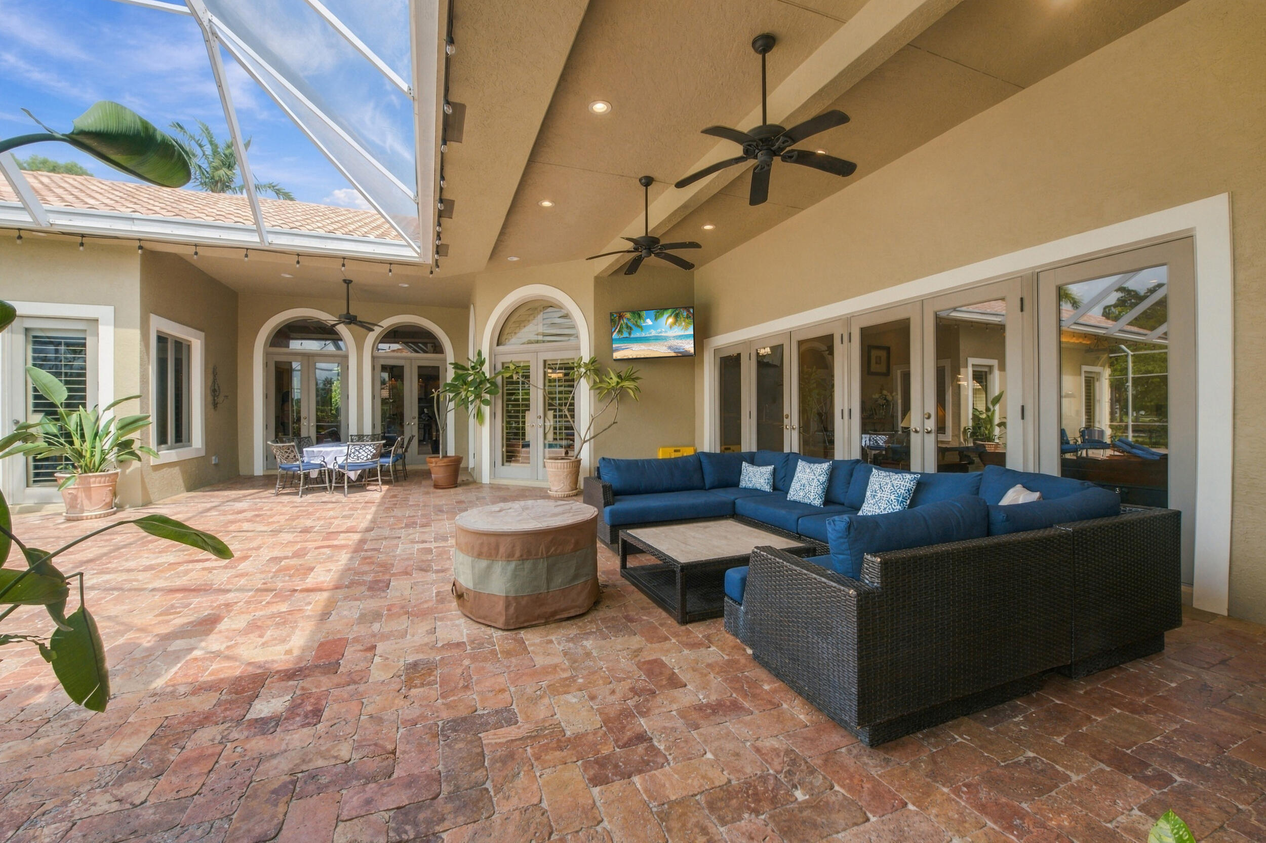 21733 Old Bridge Trail Boca Raton, FL 33428 - Photo 36 of 43 Outdoor Sitting Area