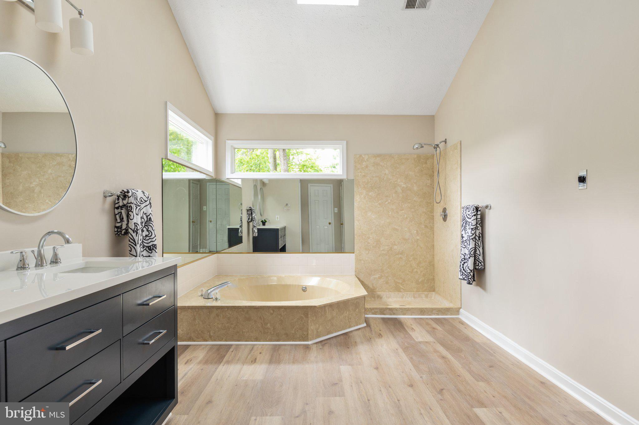 45 Rutherford Circle Sterling, VA 20165 - Photo 29 of 62 Frameless Glass Door on Order