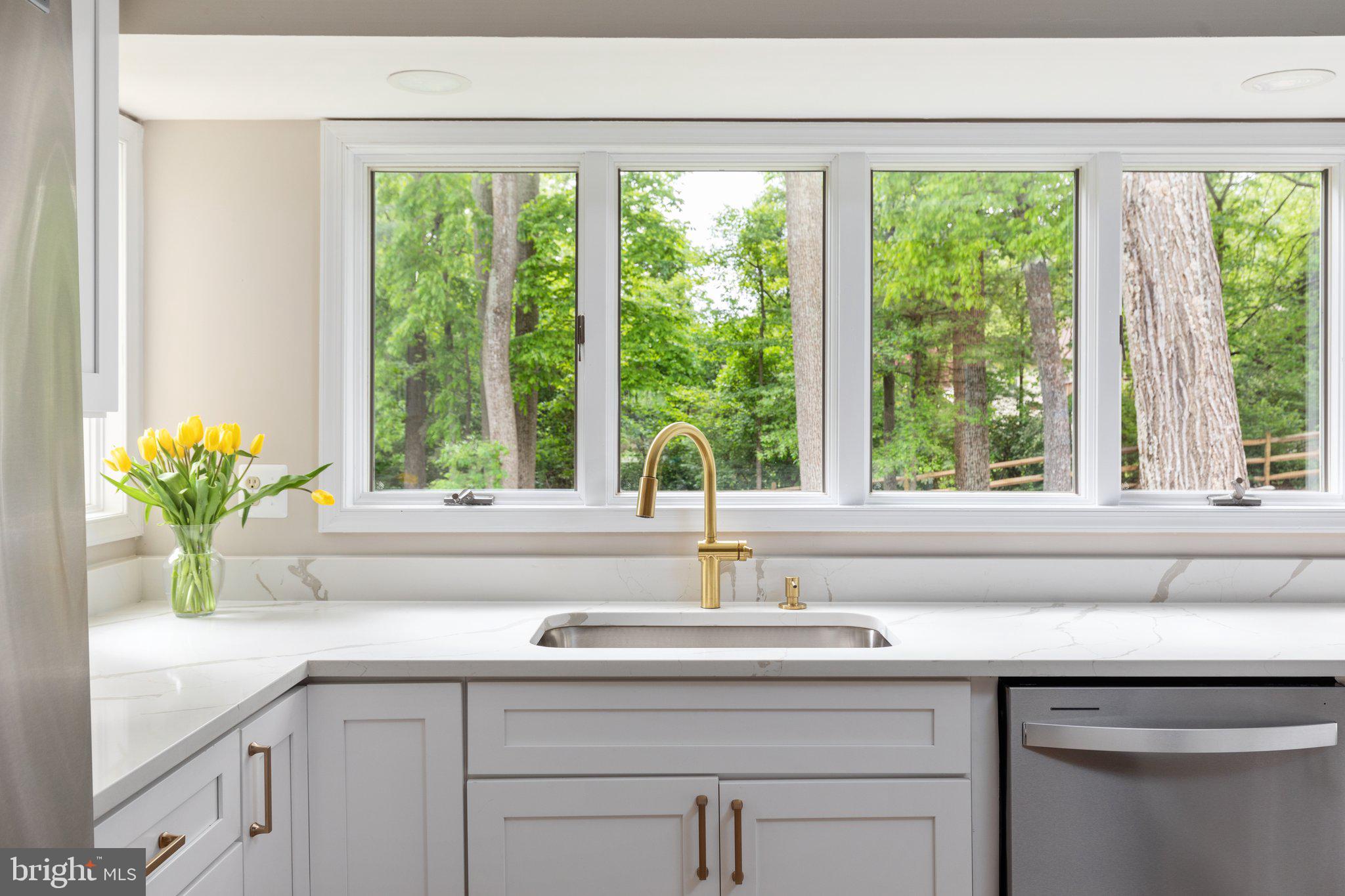 45 Rutherford Circle Sterling, VA 20165 - Photo 3 of 62