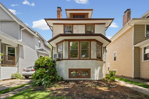 $479,900 | 614 North Humphrey Avenue, Oak Park, IL 60302