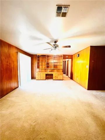 a view of entryway with interior