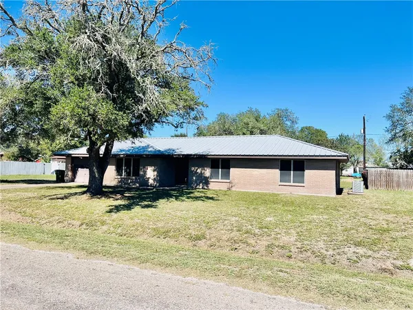 $160,000 | 1105 Johnson Street, Woodsboro, TX 78393