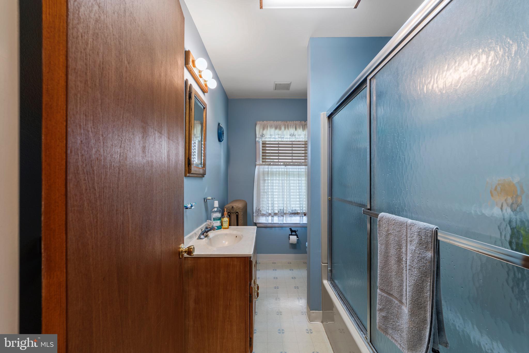 29 Main Street Bridgeport, NJ 08014 - Photo 17 of 31