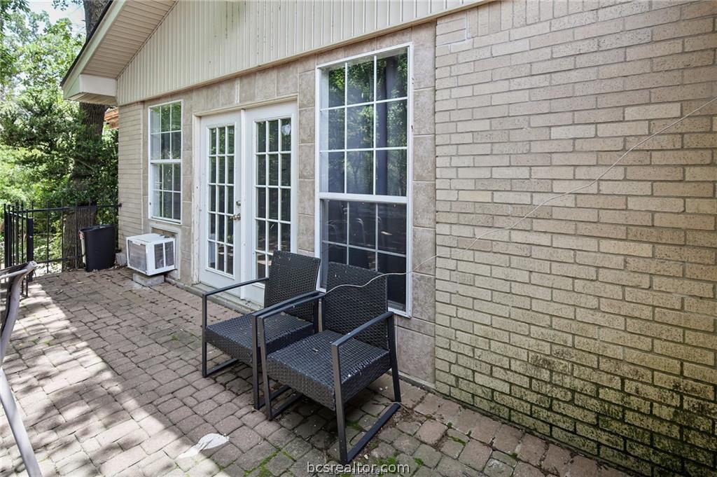 305 West Brookside Drive Bryan, TX 77801 - Photo 35 of 43