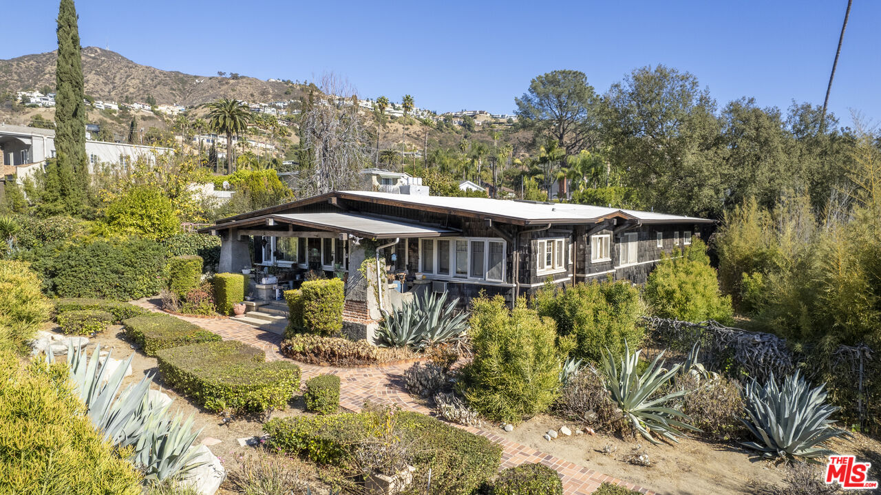 1432 Valley View Road Glendale, CA 91202 - Photo 1 of 17 a front view of a house with a yard