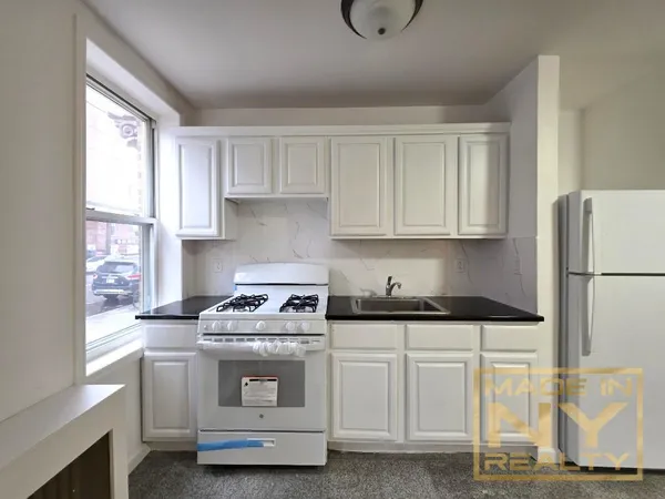 $2,000 | 36-20 Parsons Boulevard, Unit 1B | Downtown Flushing