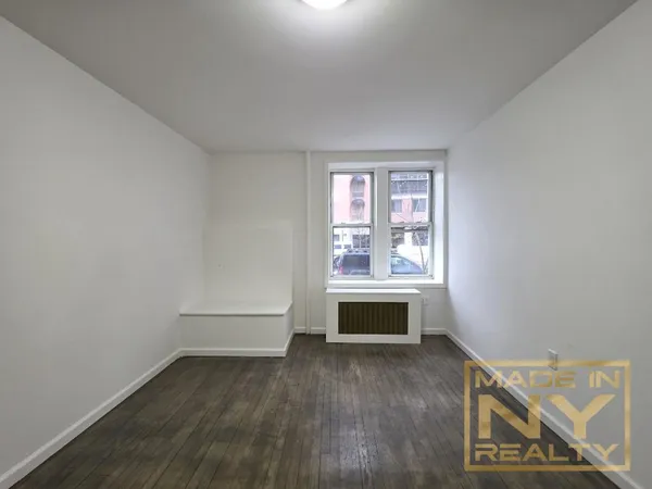 $2,000 | 36-20 Parsons Boulevard, Unit 1B | Downtown Flushing