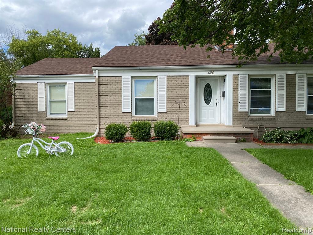 426 Moross Road Grosse Pointe, MI 48236 - Photo 3 of 36