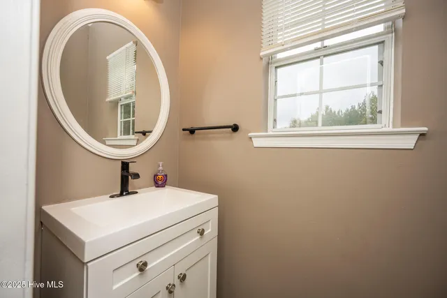 $399,000 | 209 Eagle Creek Road, Moyock, NC 27958