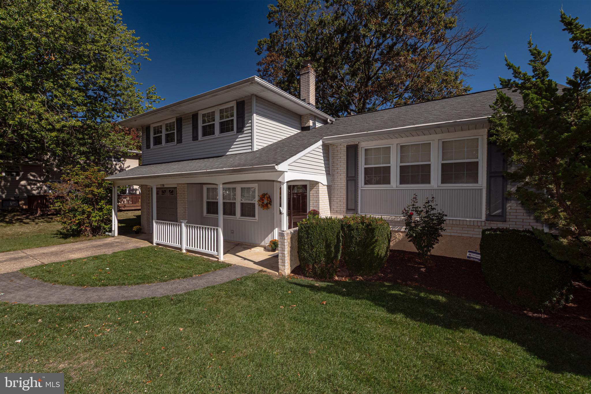 116 Autumn Horseshoe Bend Newark, DE 19702 - Photo 3 of 43 a front view of house with yard and green space