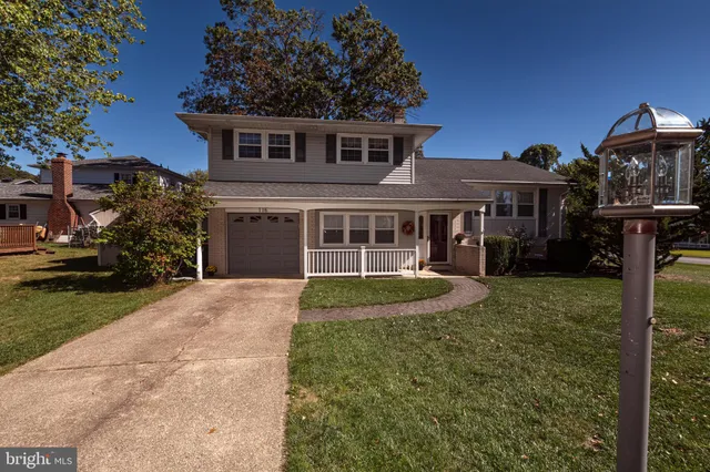$409,900 | 116 Autumn Horseshoe Bend, Newark, DE 19702