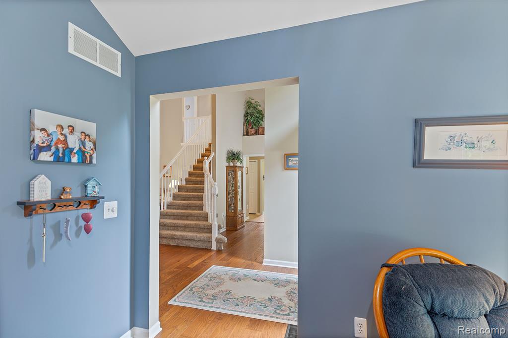 2017 Roundtree Rochester Hills, MI 48307 - Photo 15 of 36