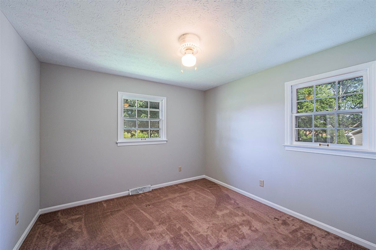 239 Murphy Road Bowling Green, KY 42101 - Photo 11 of 26 Gallery Image 11