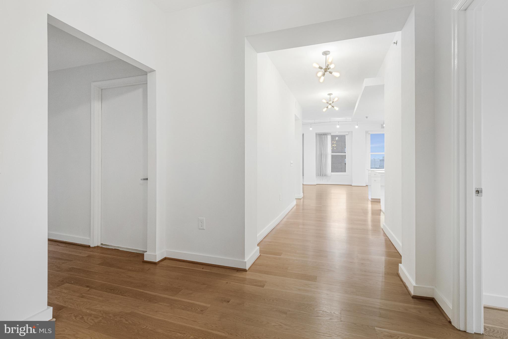 675 E Street Northwest, Unit 900 Washington, DC 20004 - Photo 6 of 41 Foyer