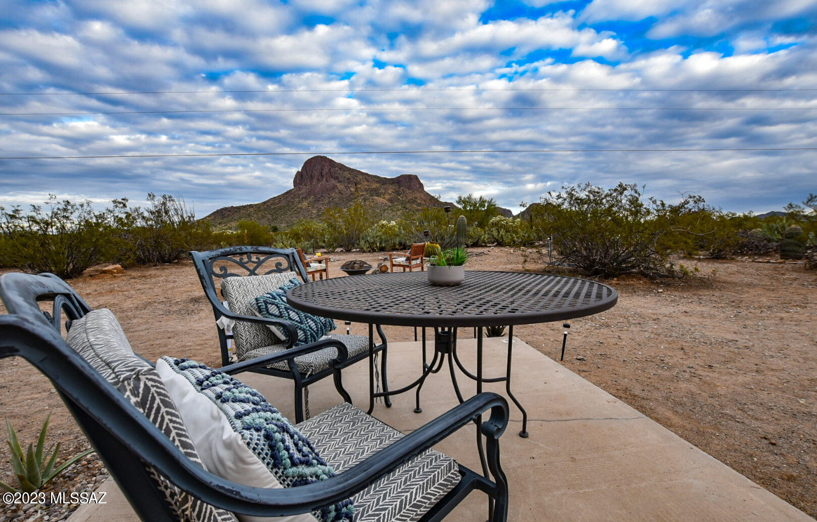 7585 North Van Ark Road Tucson, AZ 85743 - Photo 4 of 23