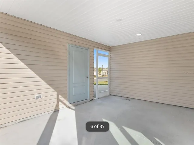 a view of a livingroom with an empty space