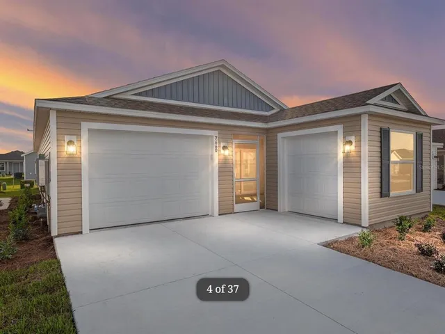a view of a house with porch