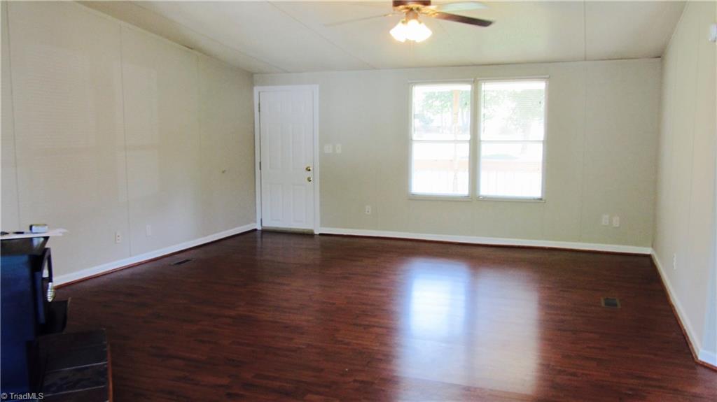 378 Michaels Road Mocksville, NC 27028 - Photo 16 of 18 LIVINGROOM