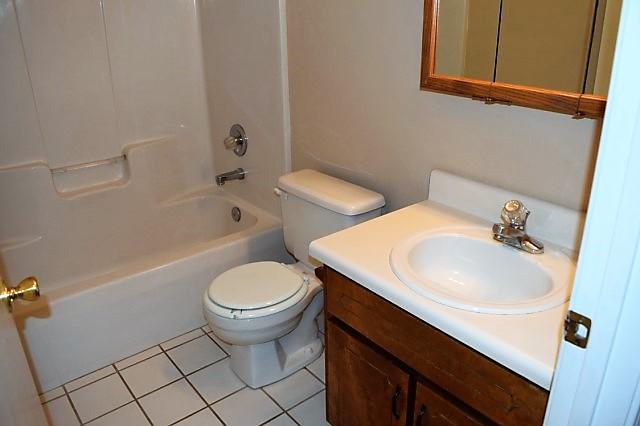 123 Oak Terrace Drive Crestview, FL 32539 - Photo 16 of 21 a bathroom with a sink toilet and shower