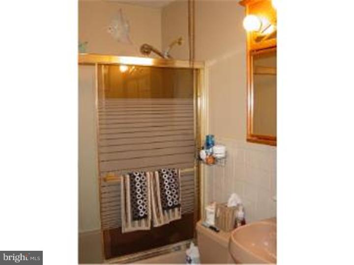 1043 Surrey Road Philadelphia, PA 19115 - Photo 8 of 19 Gallery Image 8