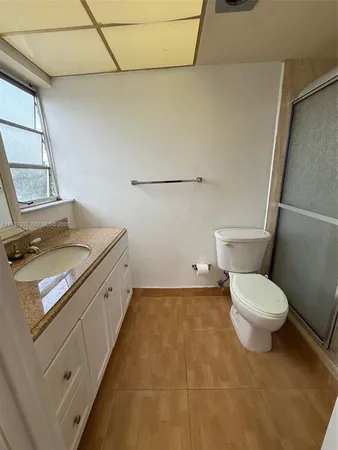 $2,100 | 620 Northeast 12th Avenue, Unit 408, Hallandale Beach, FL 33009