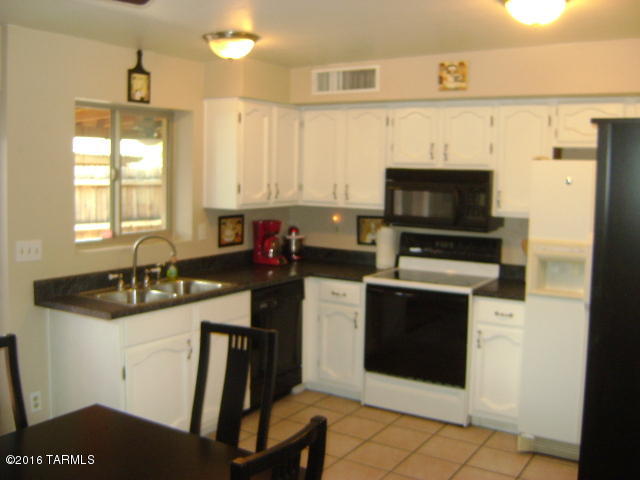 1209 North Santa Rosa Avenue Tucson, AZ 85712 - Photo 4 of 17