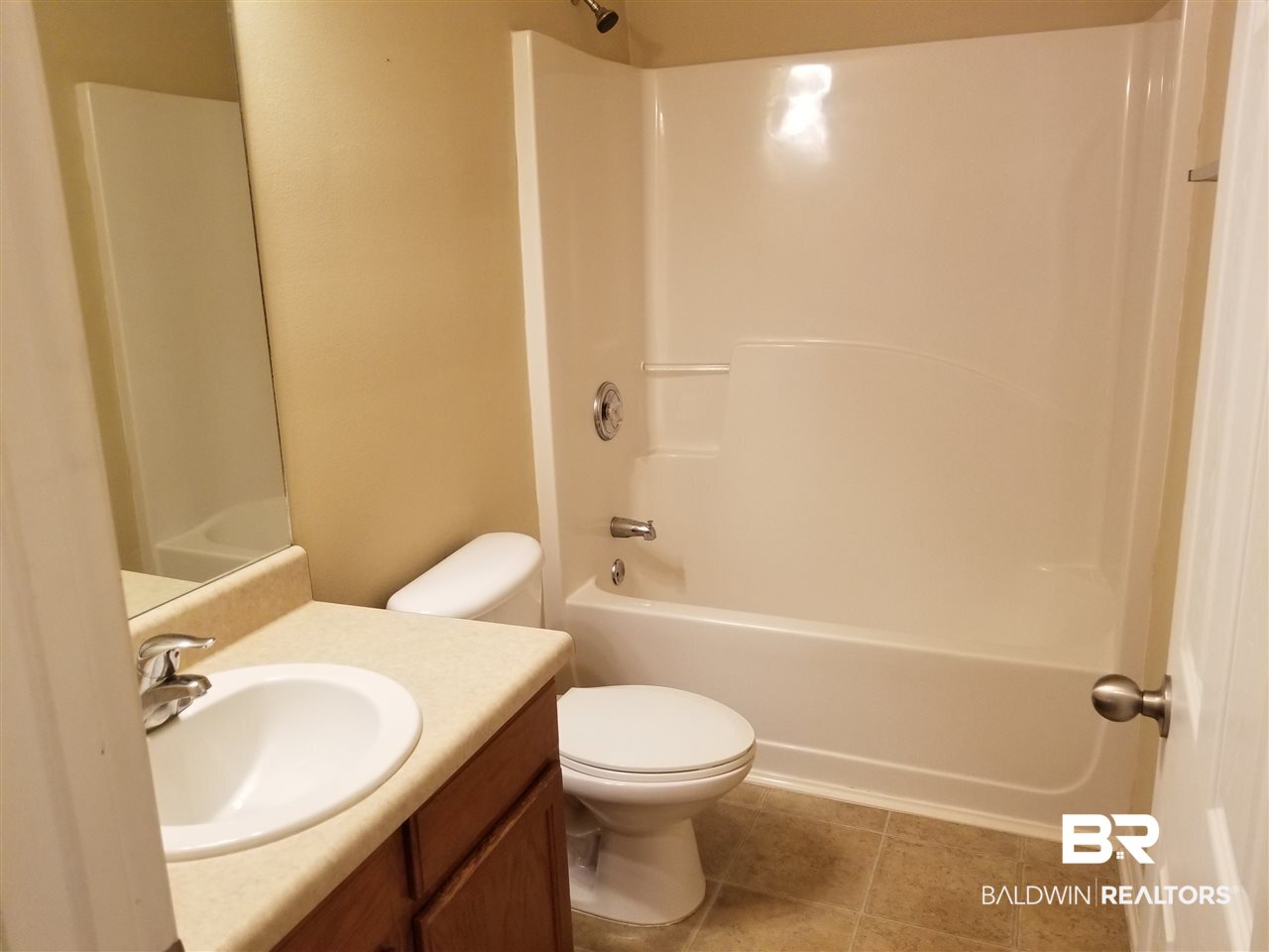 2651 South Juniper Street, Unit 1302 Foley, AL 36535 - Photo 8 of 23 Hall Bath
