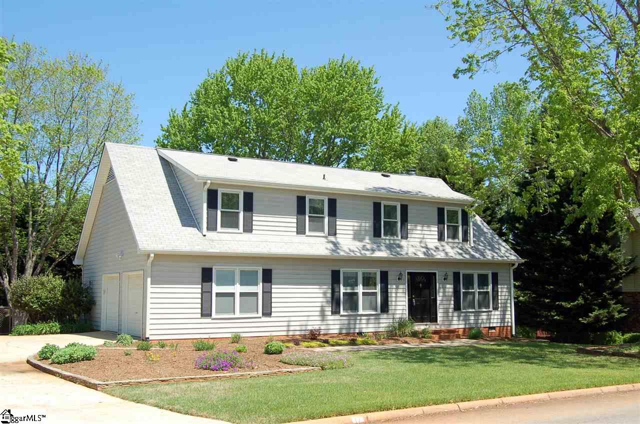 17 Cobblestone Road Greenville, SC 29615 - Photo 1 of 24 Gallery Image 1