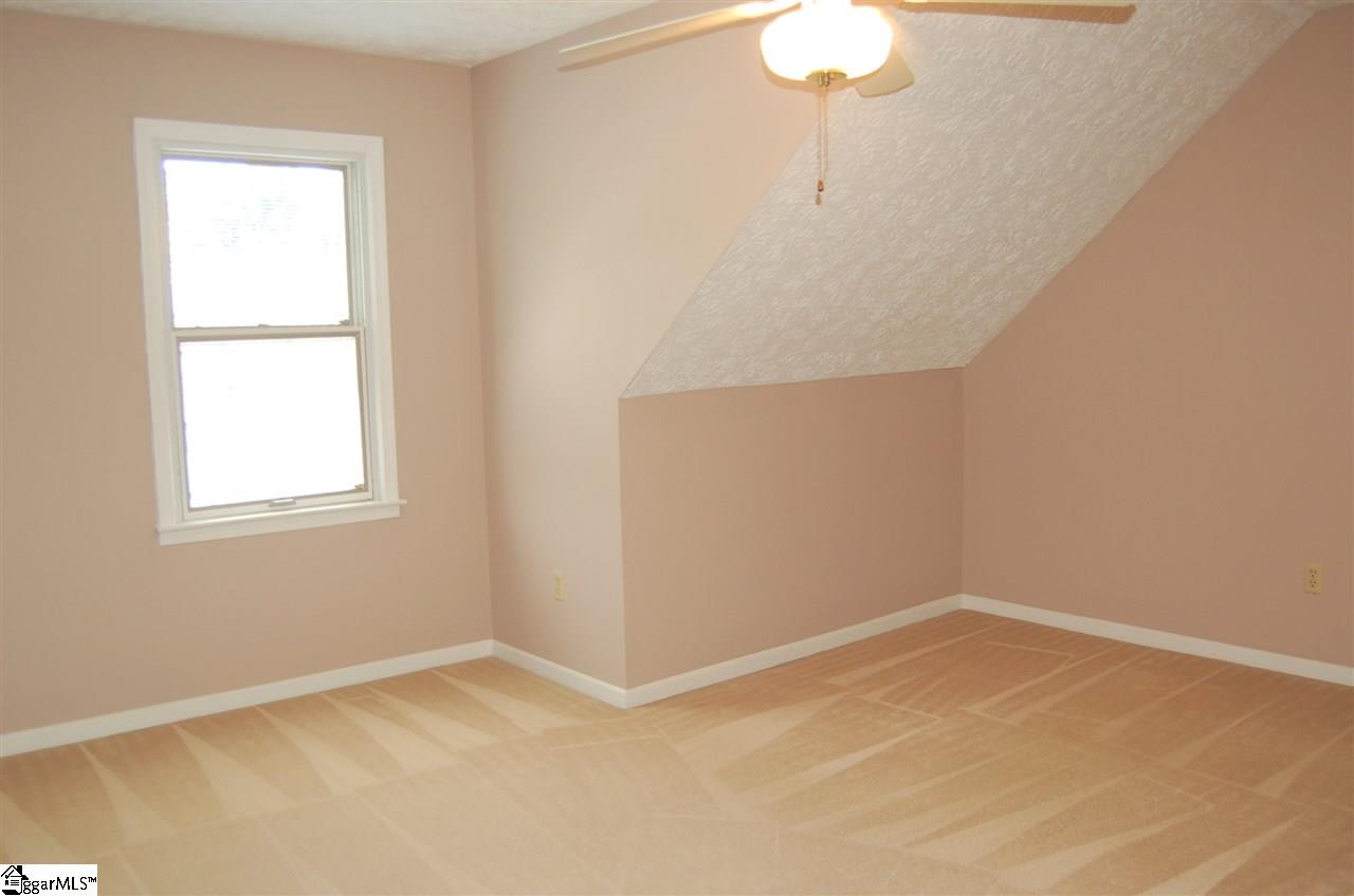 17 Cobblestone Road Greenville, SC 29615 - Photo 16 of 24 Gallery Image 16