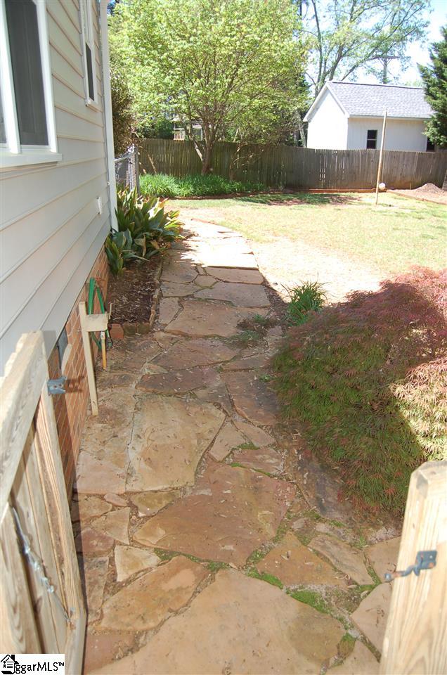 17 Cobblestone Road Greenville, SC 29615 - Photo 22 of 24 Gallery Image 22