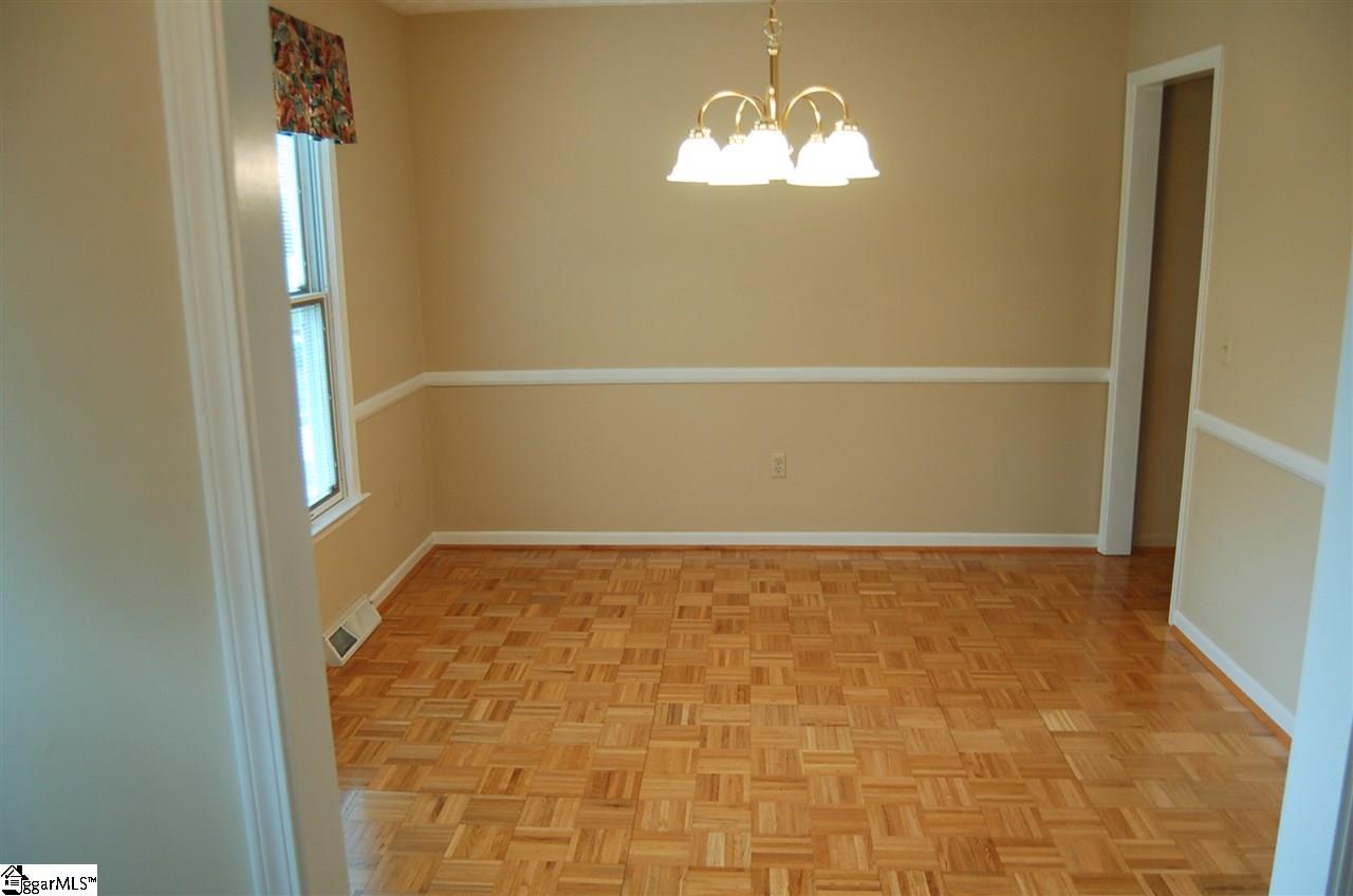 17 Cobblestone Road Greenville, SC 29615 - Photo 5 of 24 Gallery Image 5