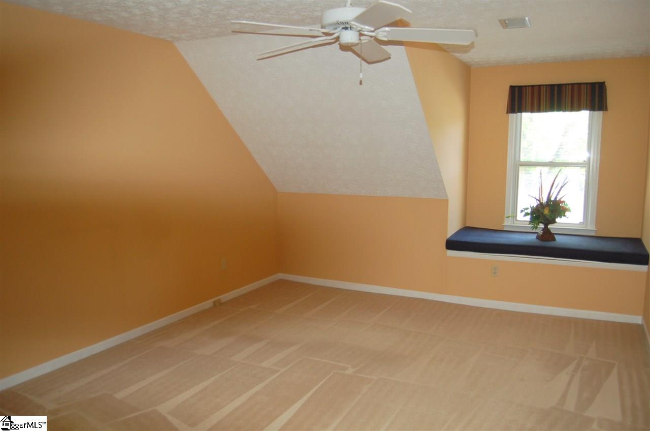 17 Cobblestone Road Greenville, SC 29615 - Photo 10 of 24 Gallery Image 10
