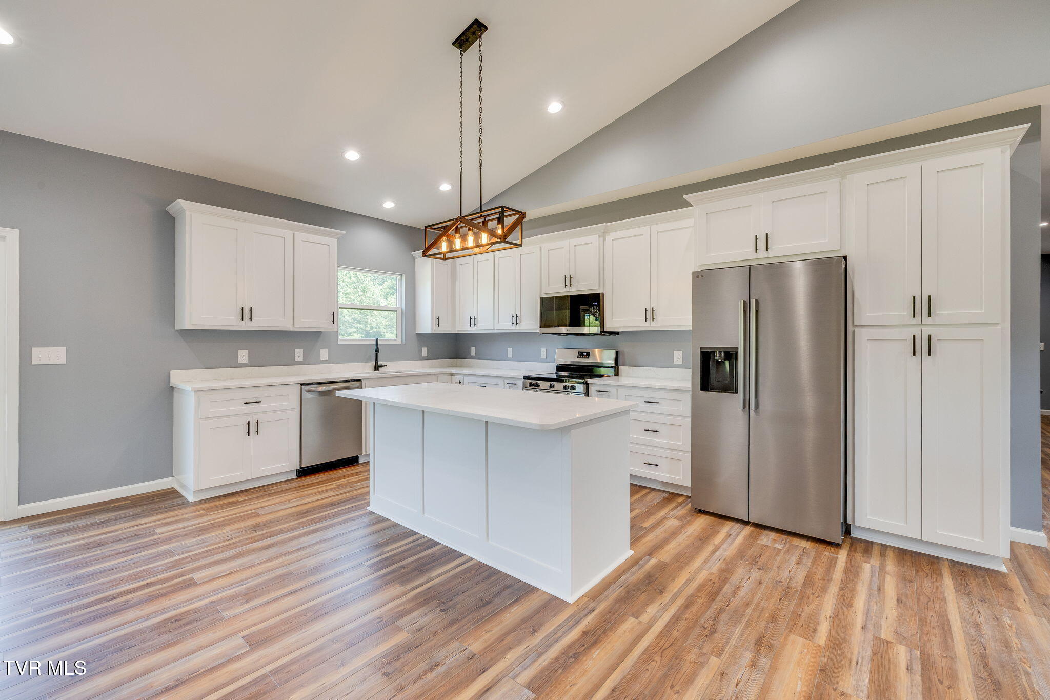 155 Keller Road Afton, TN 37616 - Photo 6 of 43 012
