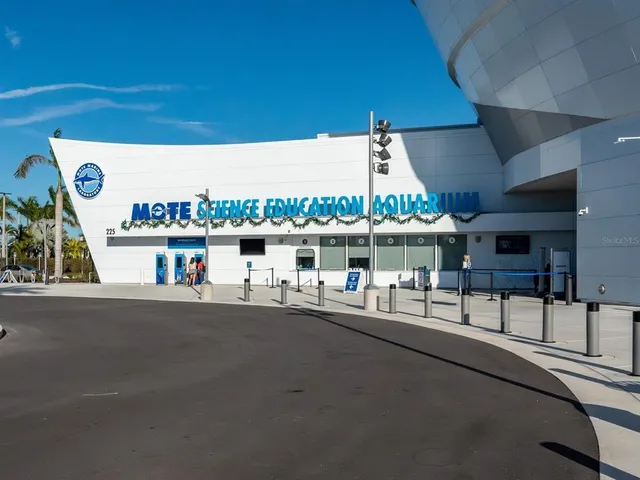 $5,500 | 5510 Chanteclaire, Unit 46, Sarasota, FL 34235