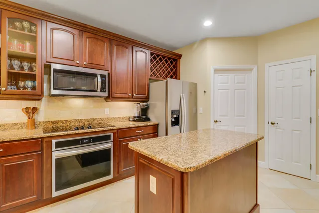 $999,950 | 3055 Northwest Stoney Creek Avenue, Jensen Beach, FL 34957