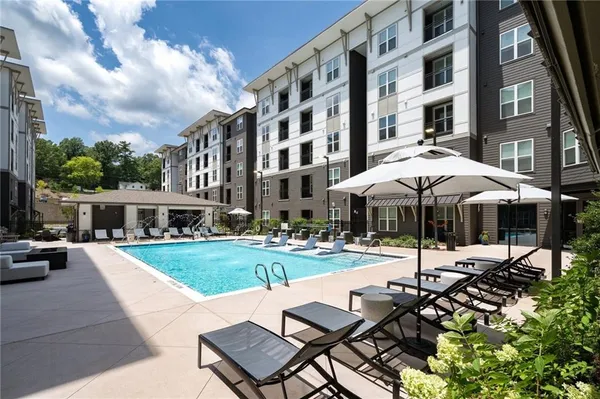 $1,350 | 501 West Waugh Street, Unit B1, Dalton, GA 30720