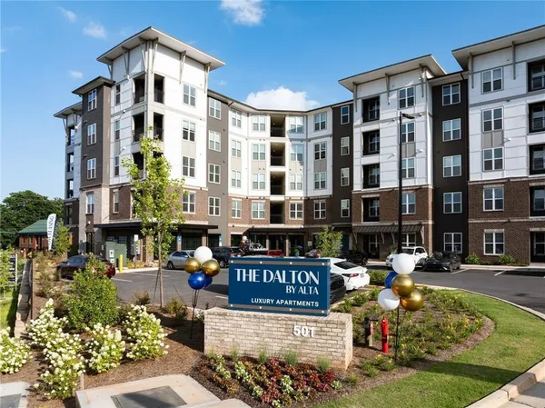 $1,350 | 501 West Waugh Street, Unit B1, Dalton, GA 30720