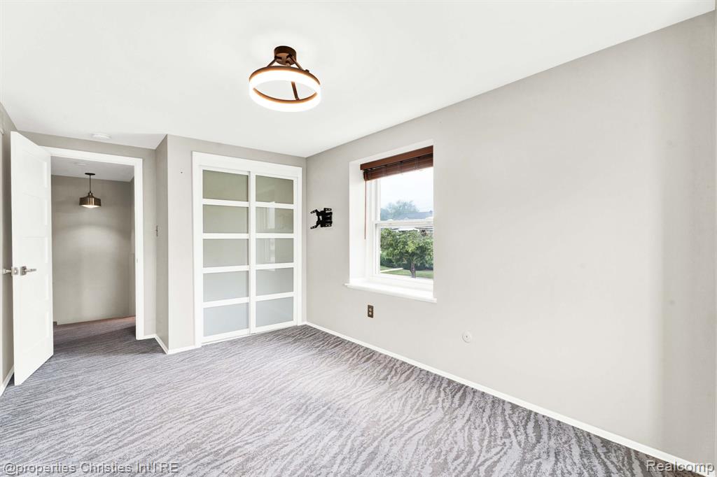 5085 Crooks Road, Unit 59 Royal Oak, MI 48073 - Photo 28 of 38 Gallery Image 28
