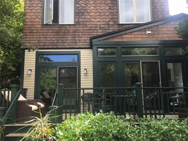 $3,300 | 158 Narragansett Avenue, Unit 1C, Newport, RI 02840