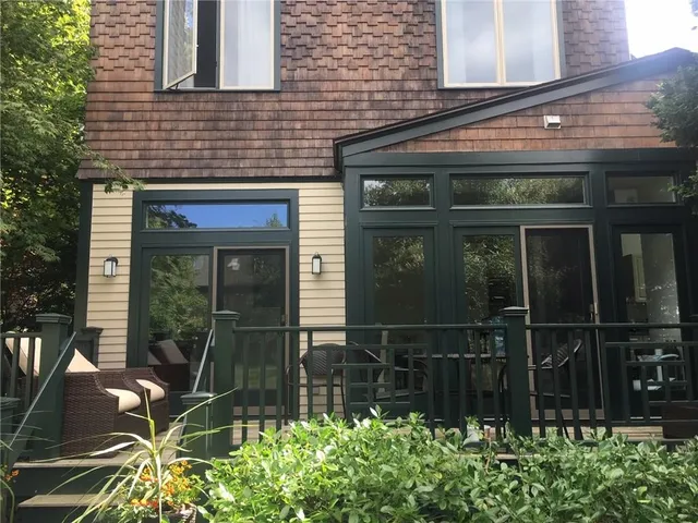 $3,300 | 158 Narragansett Avenue, Unit 1C, Newport, RI 02840