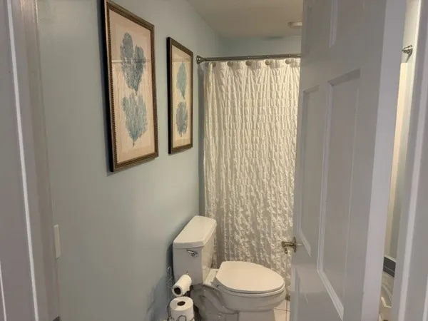 $3,300 | 158 Narragansett Avenue, Unit 1C, Newport, RI 02840