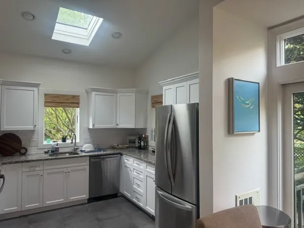 $3,300 | 158 Narragansett Avenue, Unit 1C, Newport, RI 02840