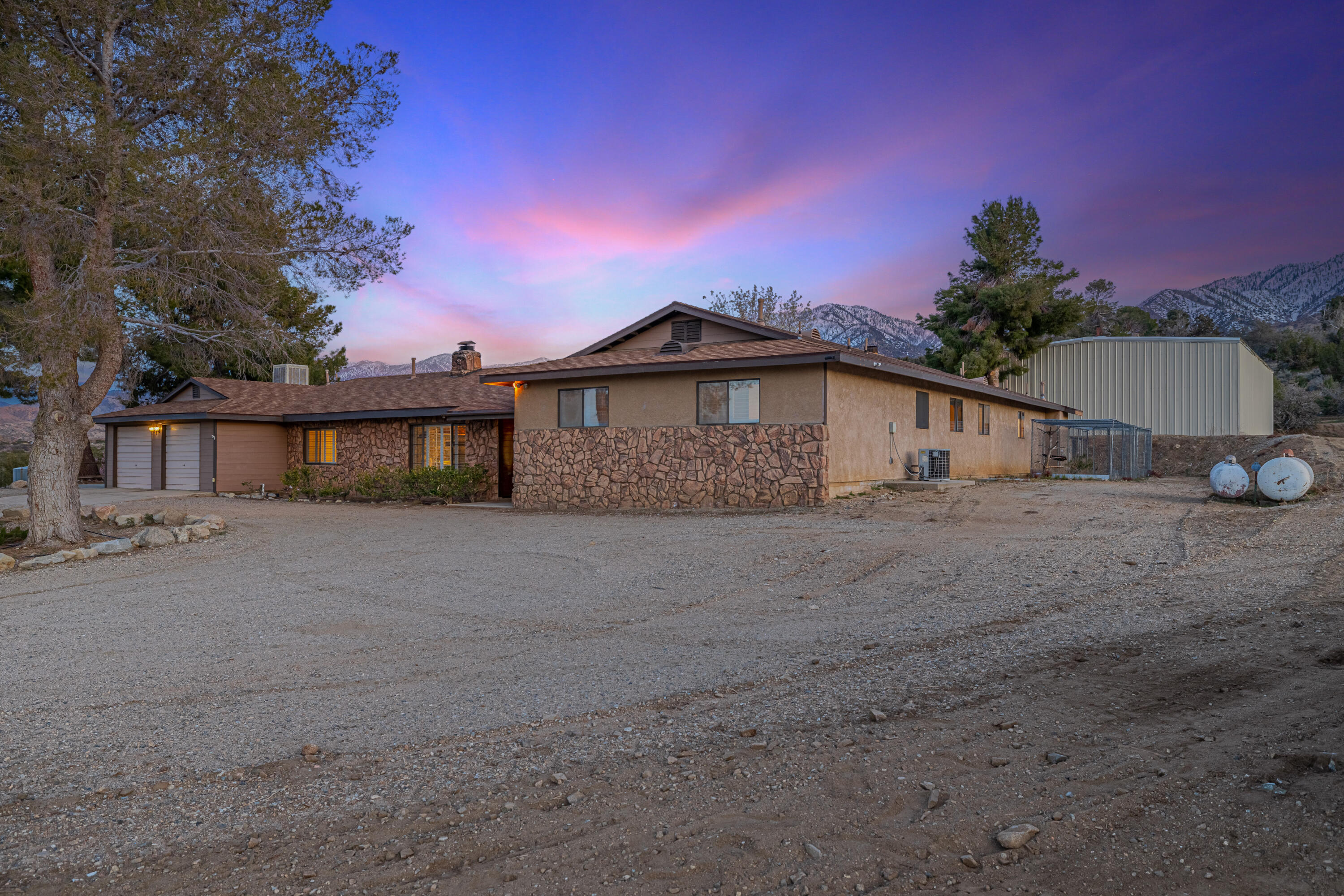 12742 Le Page Ranch Road Pearblossom, CA 93553 - Photo 4 of 68 JMY_6432-HDR-Edit