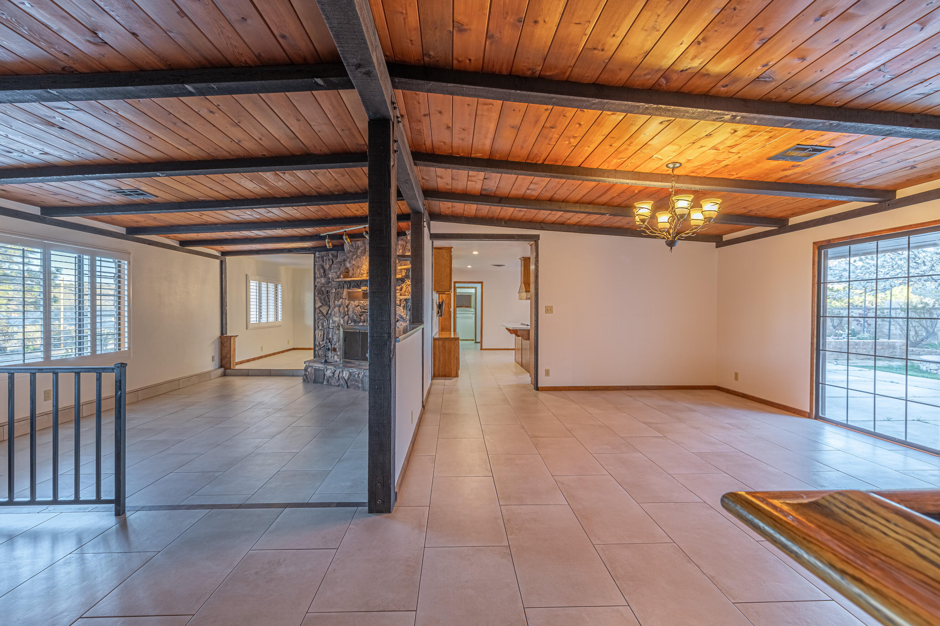12742 Le Page Ranch Road Pearblossom, CA 93553 - Photo 10 of 68 JMY_6285-HDR