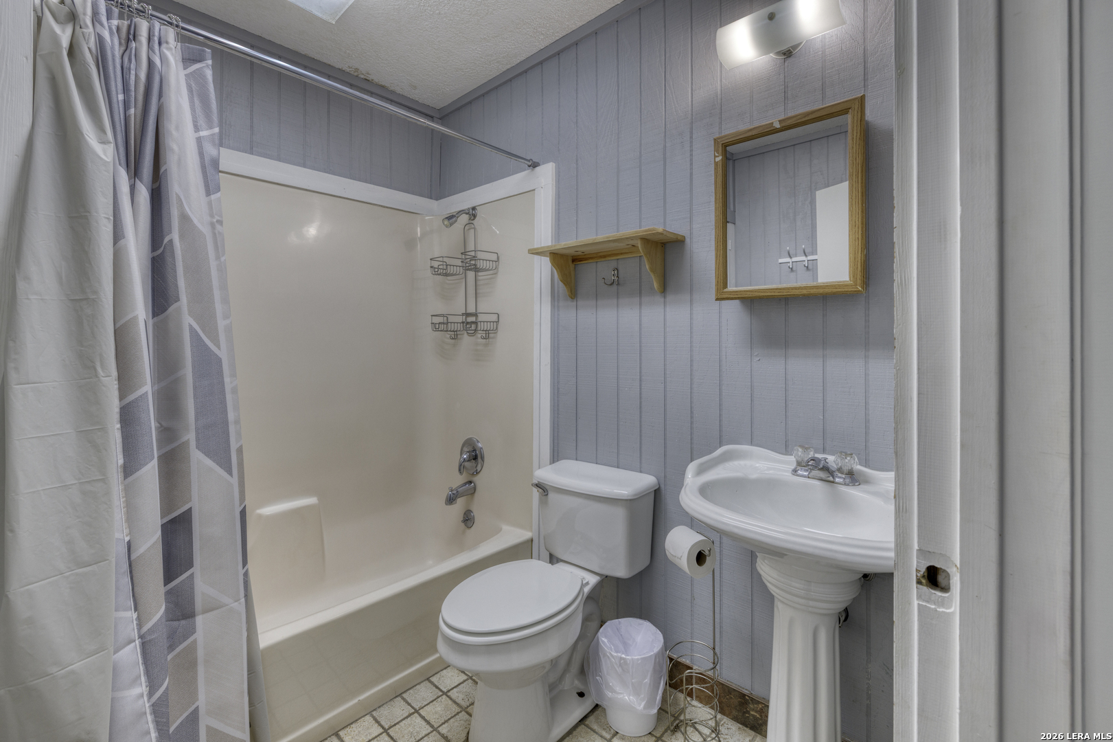 100 Pineview Road Concan, TX 78838 - Photo 17 of 35 Gallery Image 17