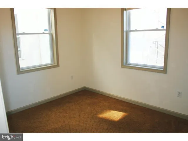 $1,000 | 1607 West Oxford Street, Unit 3, Philadelphia, PA 19121