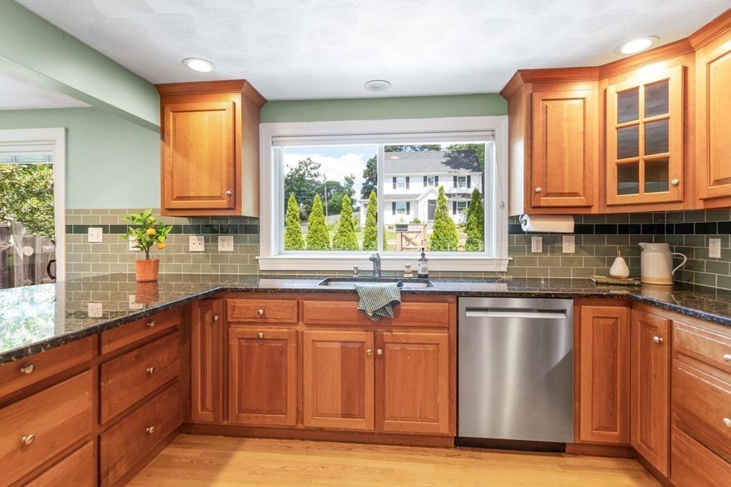 67 Simonds Road Lexington, MA 02420 - Photo 13 of 34