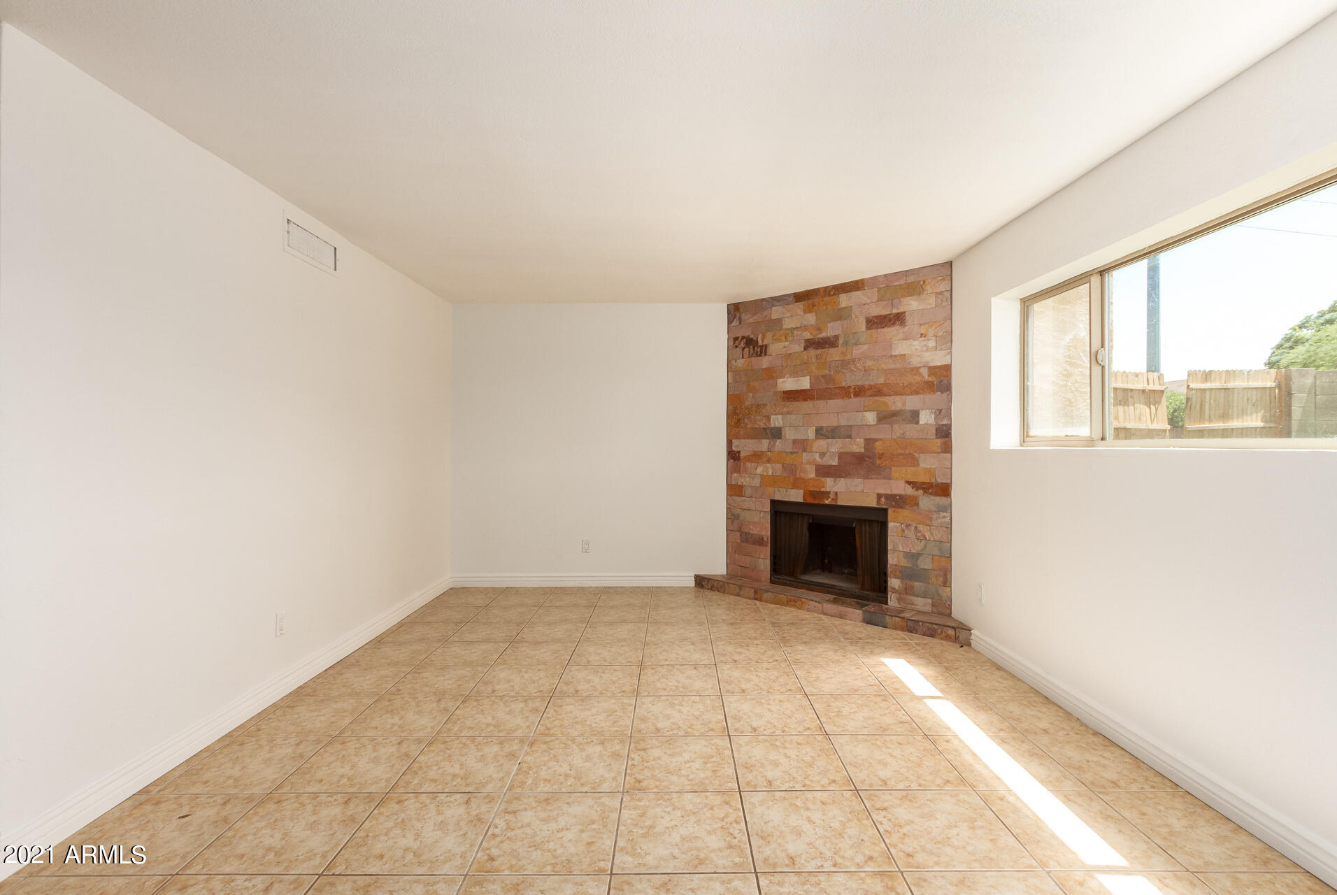 1133 East Utopia Road Phoenix, AZ 85024 - Photo 8 of 18 photo_08