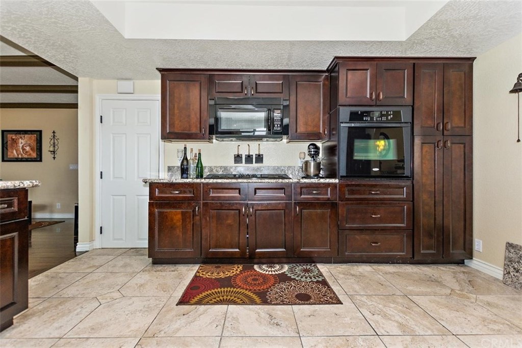 16110 Wintun Road Apple Valley, CA 92307 - Photo 17 of 61 Gallery Image 17